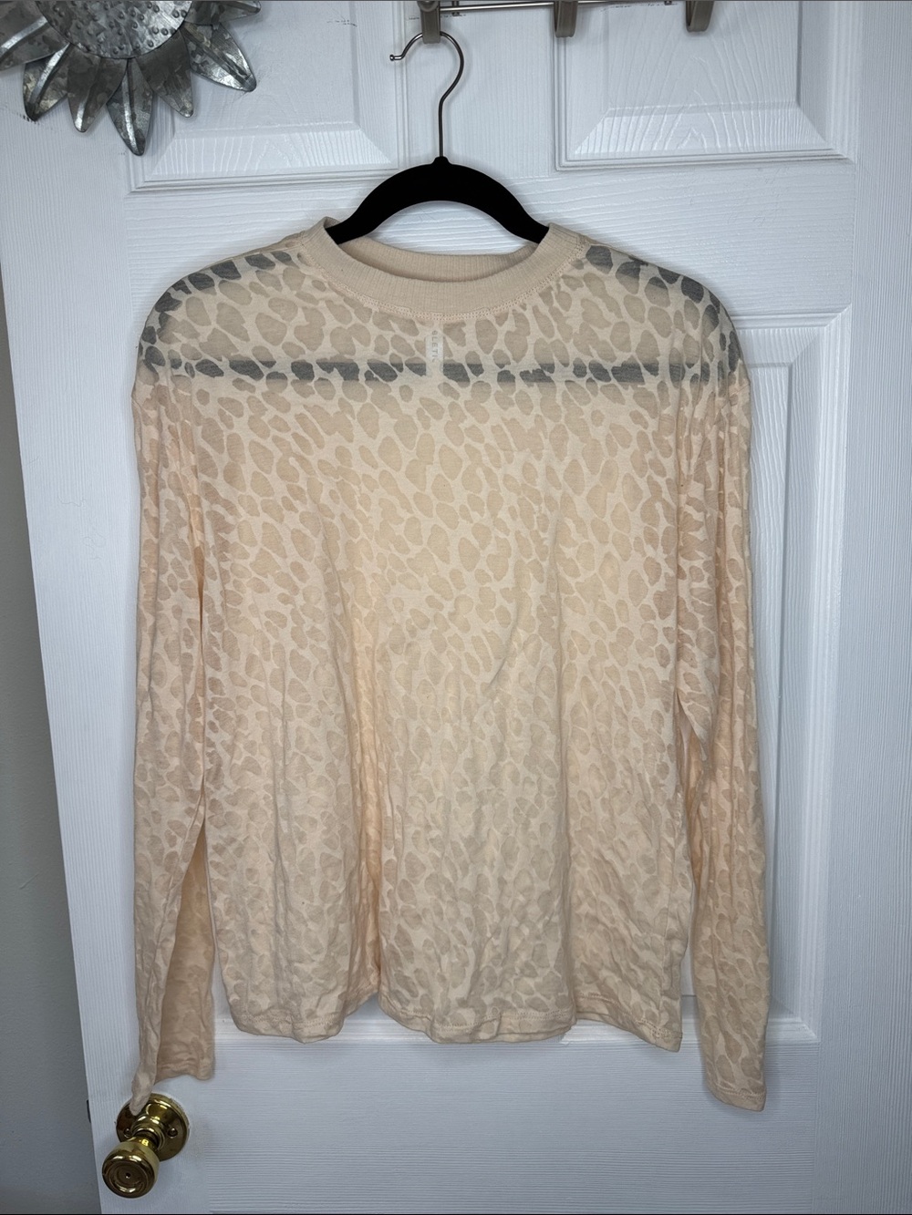 Fabletics Cream Leopard-Print Sheer Long Sleeve Top Sz L. Very attractive.